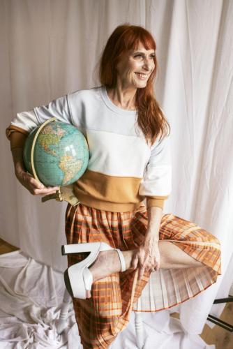 Foto: Potoczna, Makijaż, stylizacja, fryzura: Kasia Skoczylas, Modela: Grażynka Evergreenagencja