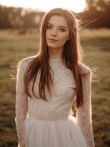 Modelka: Ola NadlerMakijaż: Kasia SkoczylasFoto: Jakub Kazierczyk