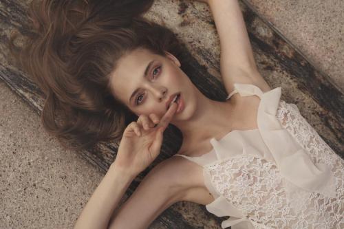 Model: Ola Milk, Makijaż i stylizacja: Kasia Skoczylas, Foto: Marta Zbieroń, dress: Judyta Rybka