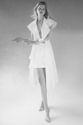 Makijaż: Kasia Skoczylas, Foto: Marta Zbieroń, Model: Bianka II Rebel, Projektant: Dominika Syczyńska