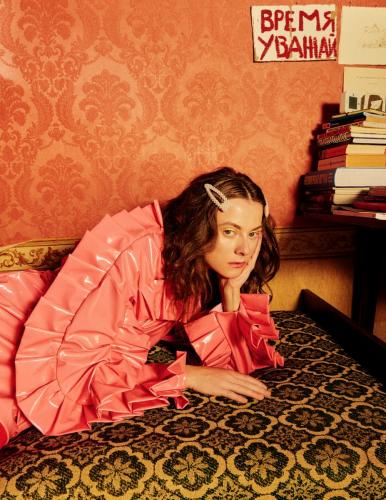 Makijaż i stylizacja: Kasia Skoczylas, hair: Agnieszka Gajda Juzak, model: Anastasia Spot Managment, foto: Aleksandra Stawicka, projektant: Klaudia Markiewicz