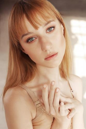 Makijaż: Kasia SkoczylasFoto: Marta Zbieroń Model: Milk